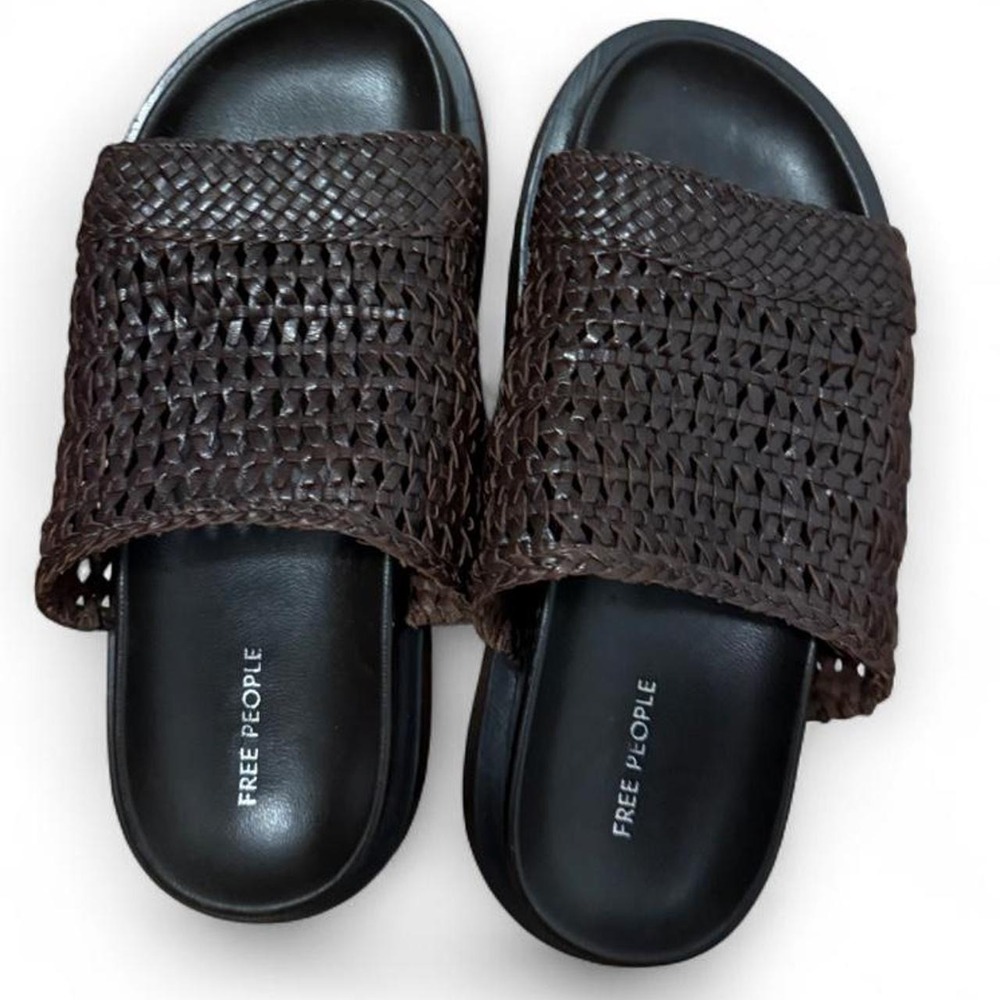 Free People Bondi slip on sandal. Size 7.5